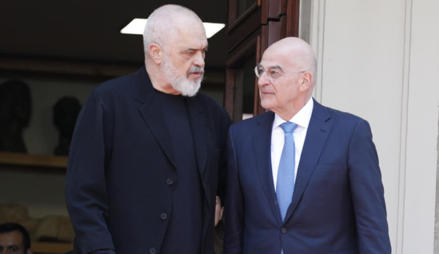 18:22 Pas takimit me Ramën/ Dendias: Pata mundësi të flas për Himarën, e konsideroj origjinën time