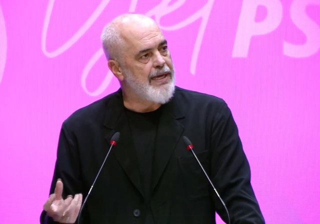 18:28 Integrimi/ Rama: Duan apo nuk duan, Shqipërinë në BE do ta anëtarësojë PS