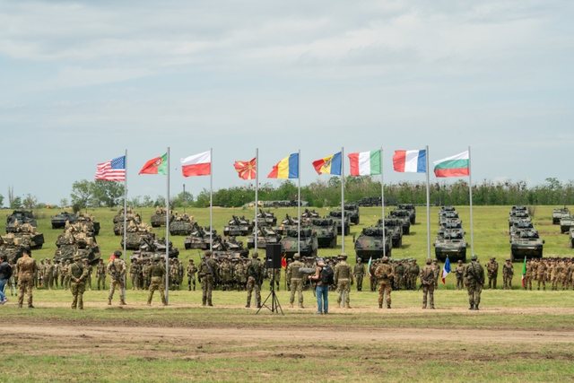 SHBA ul praninë ushtarake në Europë, redukton nga katër në tre brigadat luftarake për NATO-n