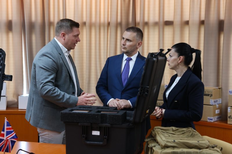 Mbretëria e Bashkuar mbështet Policinë Shqiptare me pajisje bashkëkohore