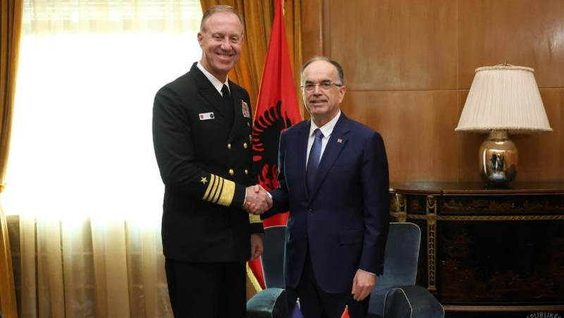 Begaj pret Admiralin amerikan Wikoff: Prania e NATO-s dhe SHBA-së është jetike për Ballkanin
