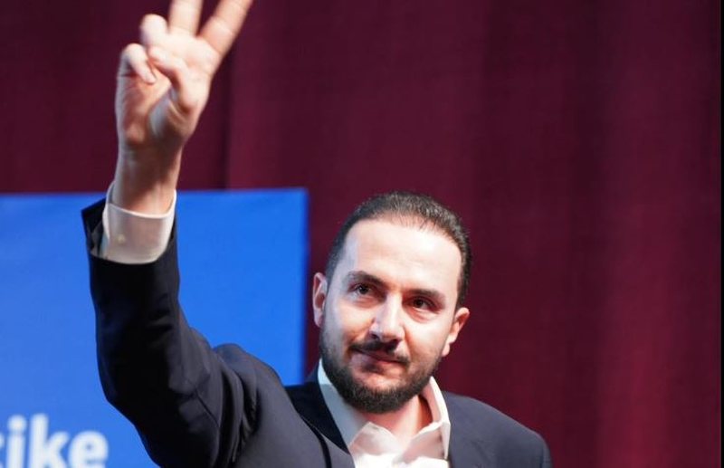 16:38 Berisha garon i vetëm, Salianji: Ka humbur kështjellën e fundit, burrërinë!