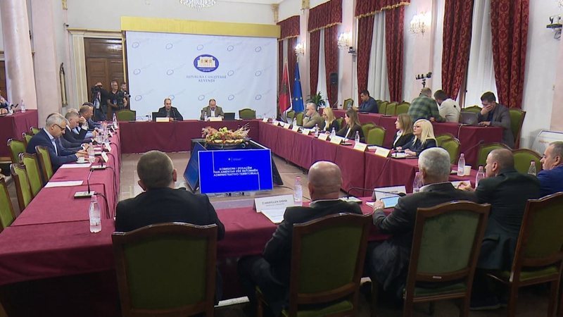 Më shumë apo më pak bashki? – Debati për reformën territoriale, PS dhe PD me qëndrime të kundërta
