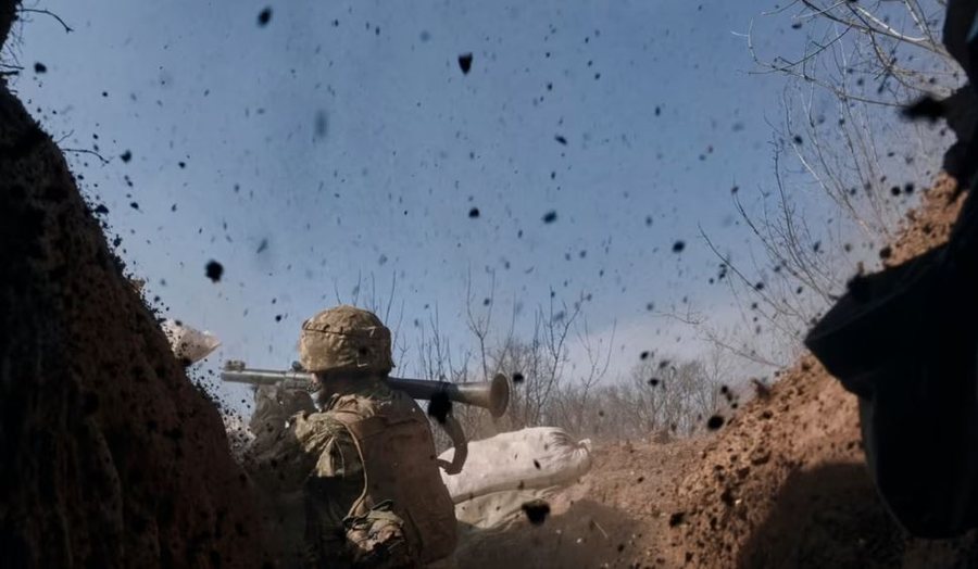 Zbulohet raporti sekret, Kina stërvit fshehurazi forca ruse për luftën në Ukrainë