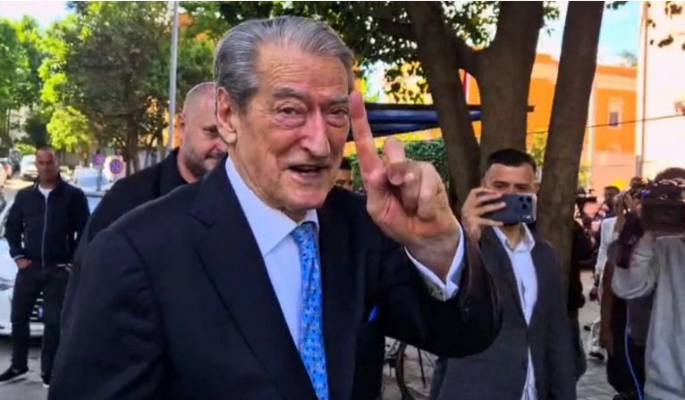 10:26 Berisha paraqitet në SPAK dhe paralajmëron: Do të ketë një lajm!