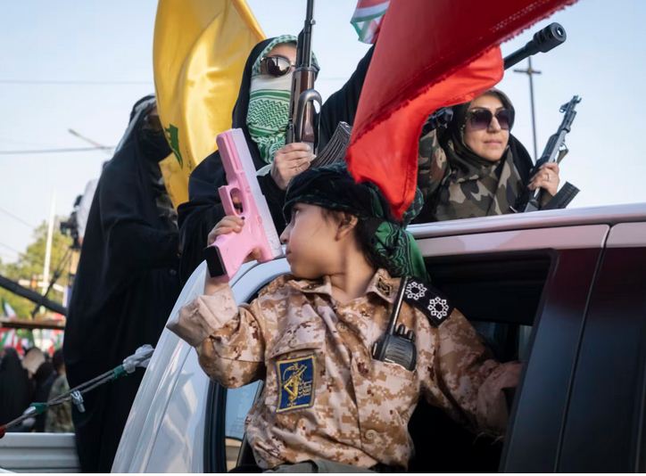 Tension në Iran, tubime pro-qeveritare dhe përgatitje për përplasje pas kërcënimeve të Trump