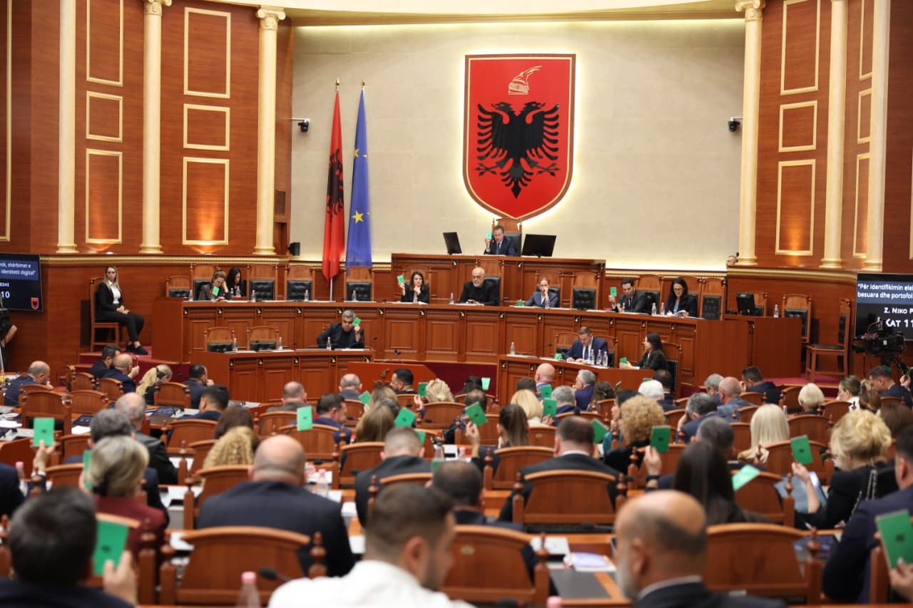 08:30 Seancë maratonë në Kuvend! Miratohen një sërë projektligjesh dhe akti normativ për uljen e akcizës së naftës