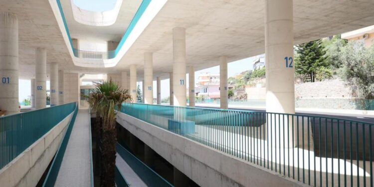 Saranda hap parkimin e parë publik dhe qendrën e re të mirëpritjes, projekt strategjik për menaxhimin e turizmit dhe fluksit veror