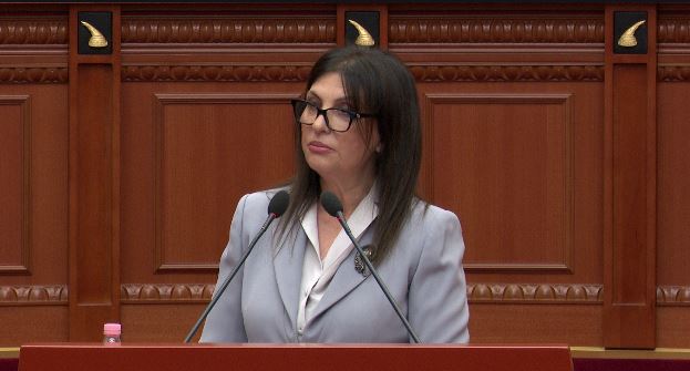 13:19 “Pastori foli për kapitale se…”, Topalli: Shqipëria s’mund të integrohet në BE duke notuar në korrupsion