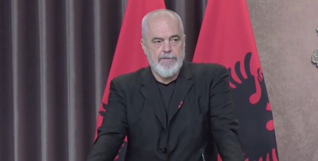 11:33 Rama batuta në Estoni: U solla pak diell nga Shqipëria