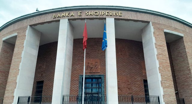 Analiza e BSH: Shtrenjtimi i naftës ka shtuar rreziqet për rritjen ekonomike
