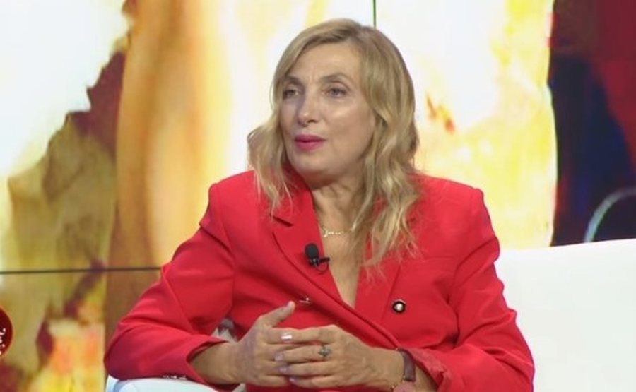 Kushëriri i Mimoza Ahmetit mbron poeten pas debatit me Zhakun: “Moza ende s’e ka treguar forcën e saj”