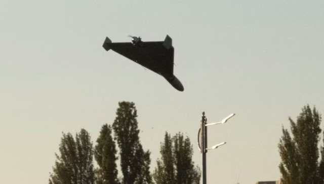 Rusia bombardon me dronë verilindjen e Ukrainës, të paktën një i vdekur dhe 9 të plagosur nga sulmi!