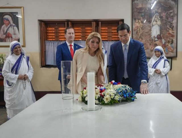 Vizita në “Misionarët e Bamirësisë”/ Rubio bën homazhe për Nënë Terezën