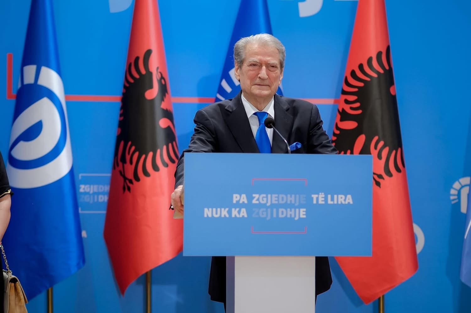23:17 U rikonfirmua në krye të PD-së/ Berisha: Votimi më i rëndësishëm që nga viti 1991