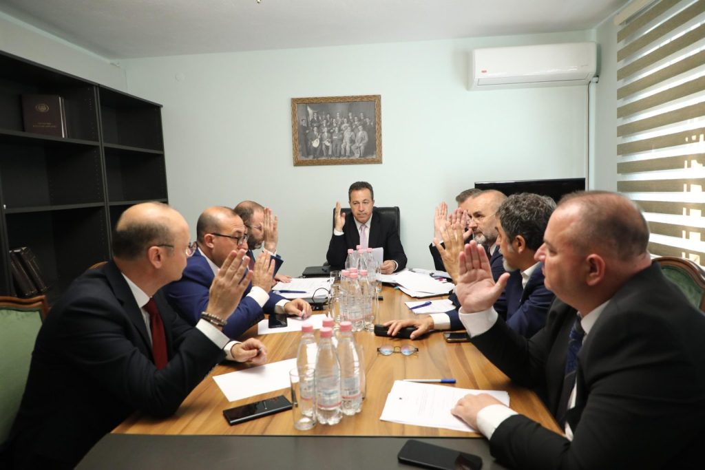 Marrëdhëniet mëse normale dhe aspak revolucionare midis PD dhe PS