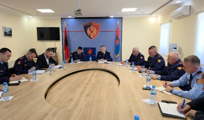 15:10 Siguria në shkolla, plazhe dhe rrugë, Policia e Shtetit shton masat për rendin publik