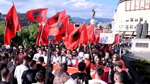 Protesta e studentëve në Shkup për gjuhën shqipe, policia liron tre të rinjtë shqiptarë