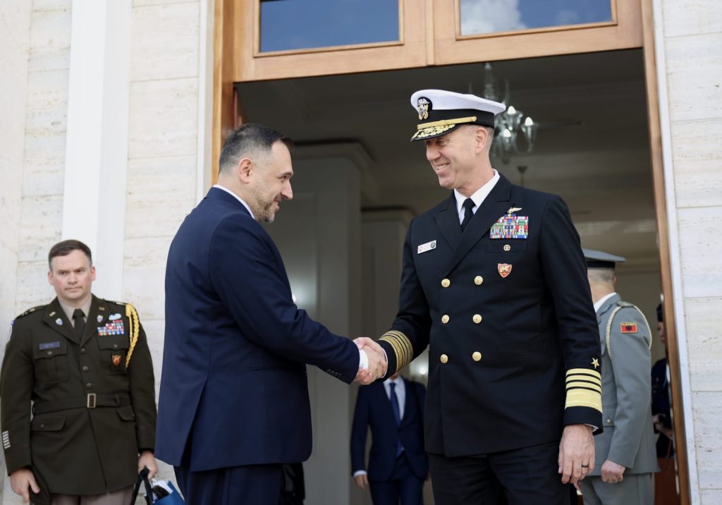 Ministri Nufi takon Komandantin e Komandës së Forcës së Bashkuar të NATO-s në Napoli