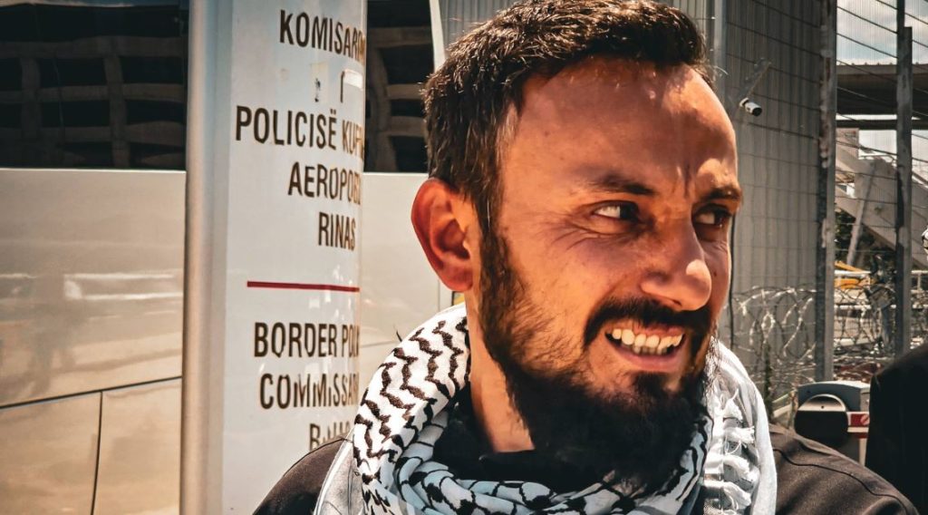 Baki Goxhaj rrëfen tmerrin pas kthimit në Shqipëri: Na rrahën dhe na nxorën me dhunë nga anija