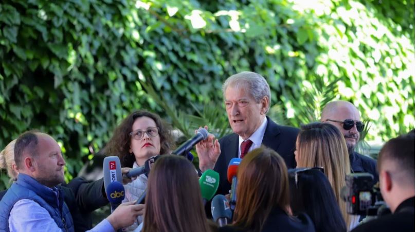 12:00 Berisha akuzon Dumanin për apartamentin: Deklaroi blerjen e shtëpisë te Liqeni i Thatë me 390 euro m2, sa kostoja e ndërtimit