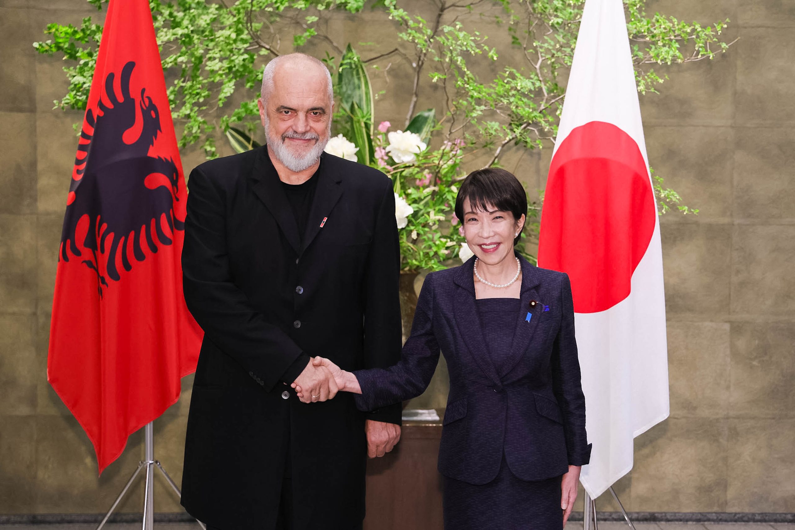 14:02 Kryeministrja e Japonisë: E mirëpres me gjithë zemër vizitën e Ramës, Shqipëria partner i rëndësishëm