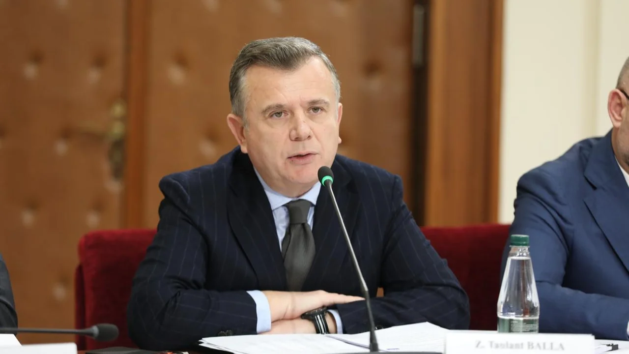 13:17 “Ka nga ata që luten të dështojë”, Balla-opozitës: Shqipëria do bëhet anëtare e BE-së në 2029