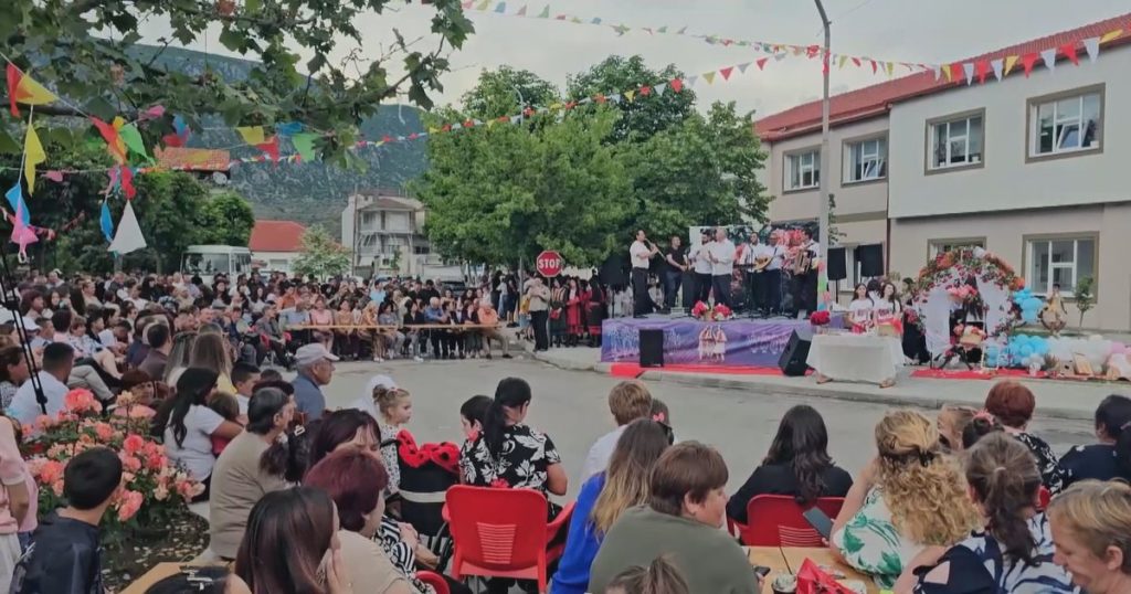 Festa shumëngjyrëshe, trëndafilat e Pojanit, tradita që mbledh qindra vizitorë