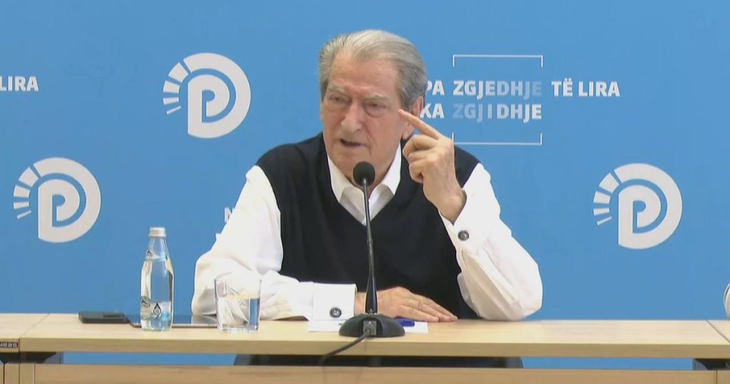 “Sulmon protestën kudo që shkon”, Berisha: As Enver Hoxha nuk mund të fliste siç foli Rama në Berlin