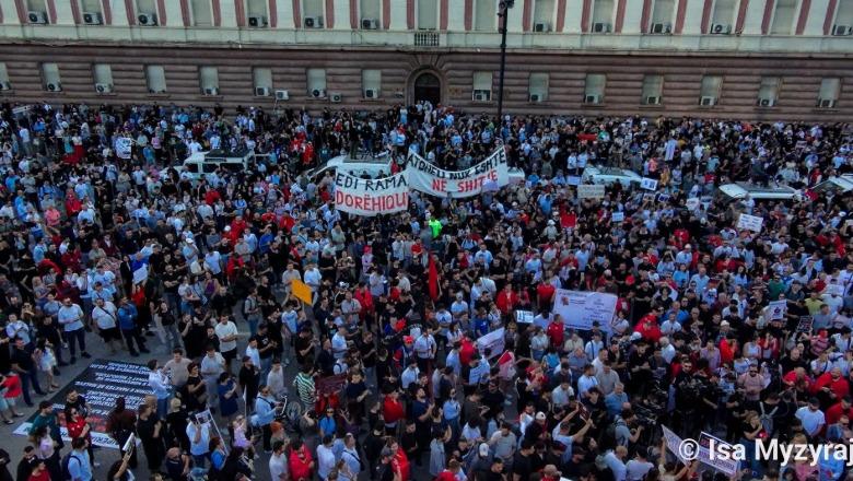 Frrok Çupi: Çfarë pritej e çfarë erdhi… në Bulevard!?