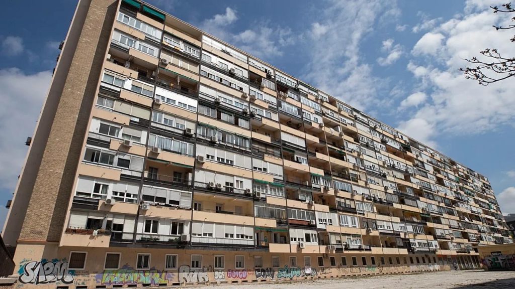 Kriza e strehimit në Europë: Miliona njerëz jetojnë me dhoma bosh, ndërsa të tjerët nuk gjejnë banesë