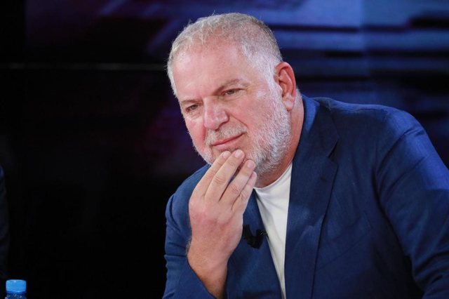 Gruaja që Donte Trenin në Sazan