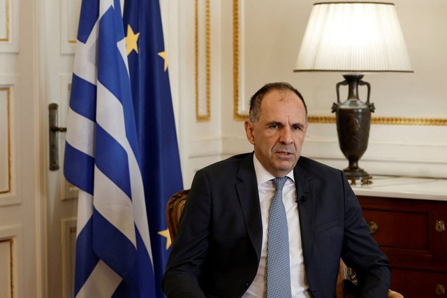 Ministri i Jashtëm grek “provokon”: Athina ka në dorë “çelësin” e integrimit të Shqipërisë