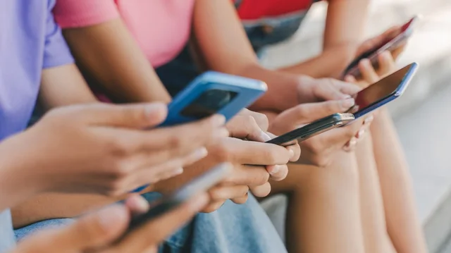 Norvegjia kufizon përdorimin e Inteligjencës Artificiale në shkolla