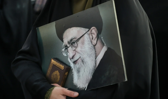 Ceremonia funerale e Khameneit/ Shpallen 3-ditë pushimi zyrtar në Teheran