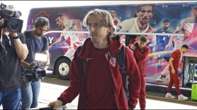 Luka Modric nuk jep asnjë sinjal për të ardhmen: Mendoj vetëm për Botërorin, Kroacia është këtu për të fituar