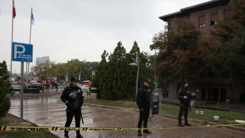 Turqia arreston mbi 200 persona para samitit të NATO-s në Ankara, dyshohen për lidhje me grupe terroriste