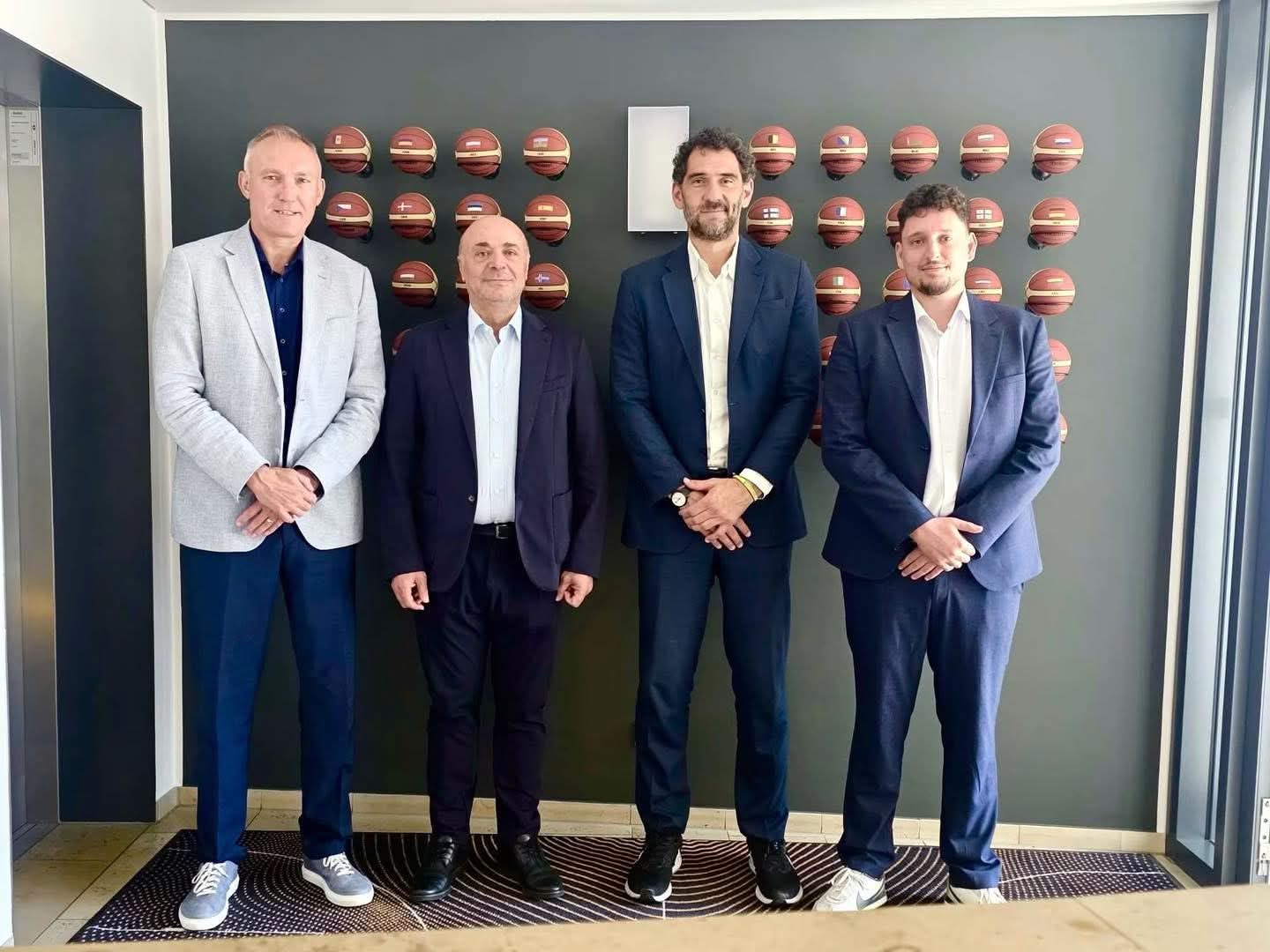 13:47 Avni Ponari takon drejtuesit e FIBA Europe në Mynih, fokusi te zhvillimi i basketbollit shqiptar
