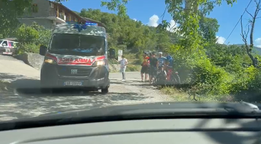 Turisti gjerman aksidentohet rëndë në Përmet, ambulanca vonohet