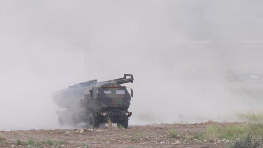 Lëshohen raketa amerikane, Tajvani i tregon forcën Kinës, stërvitje mbrojtëse në ishull