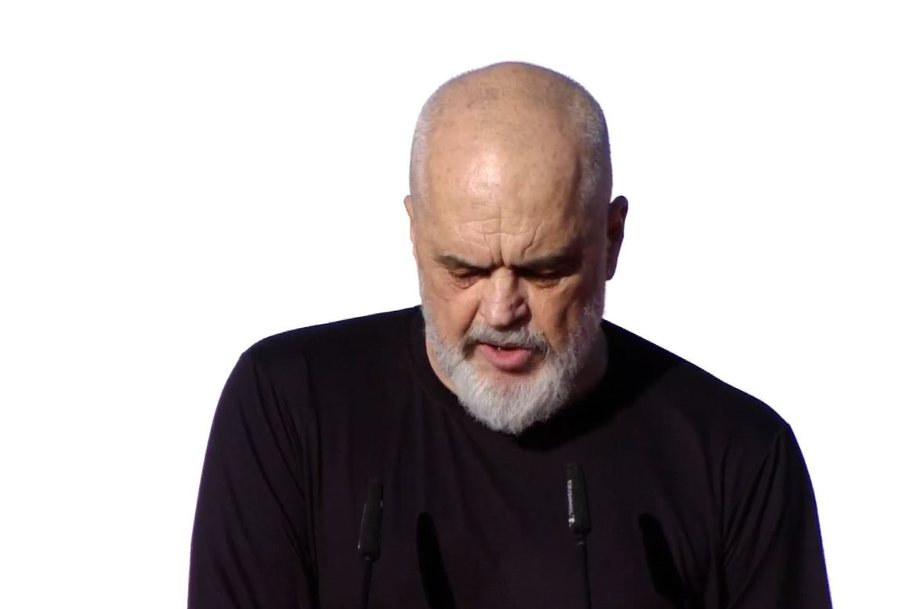 18:52 “Fatos Nano ishte krenar për mua”/ Rama ngre peshë zemrat e socialistëve: Shqipëria është amanet në sytë e mi!