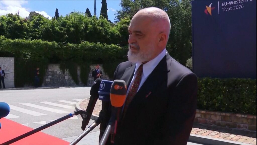 13:15 Integrimi/ Rama e thotë hapur: BE duhet të veprojë sot, fëmijët mbahen në shtëpi