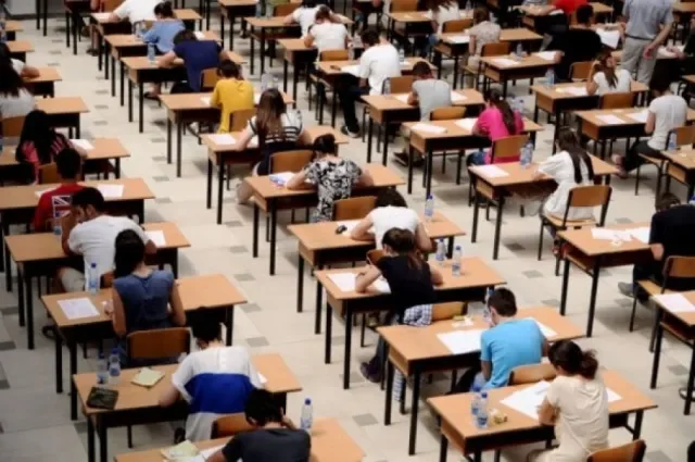 Matura Shtetërore/ Zhvillohet sot provimi i Matematikës