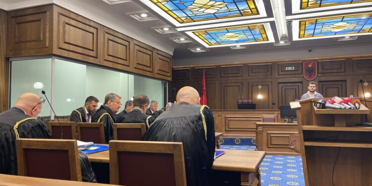 Gjyqi në GJKKO/ Veliaj mungon në seancë: Nuk më janë vënë në dispozicion 24 fashikujt dhe provat digjitale