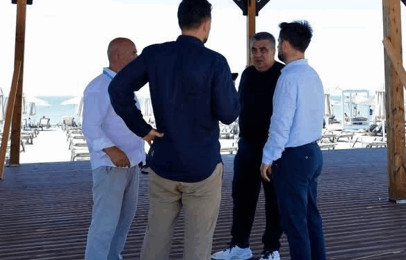 “Prioritet pastërtia dhe siguria”, Gonxhja inspekton plazhet publike të Kavajës: Fokus te aksesi i lirë