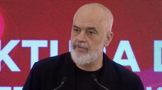 10:31 “Transporti, hallka më e dobët e sistemit”/ Rama prezanton planin