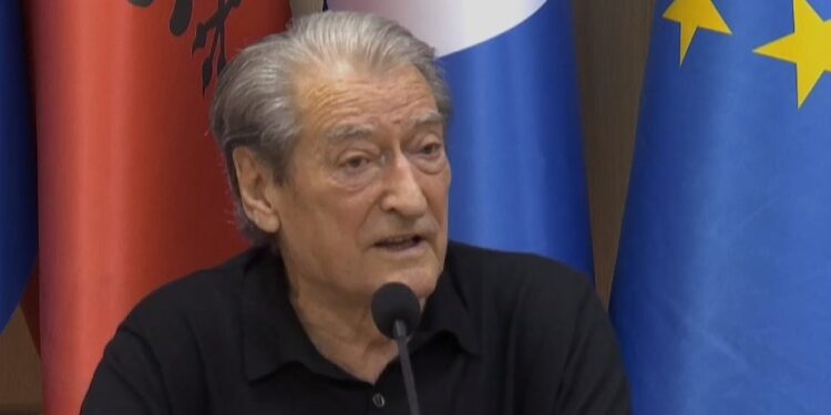 15:05 “The Albanian Files”/ Reagon Berisha: Rama e trajton vendin si Sulltanat. Eurojust dhe Europol të hetojnë 523 projektet