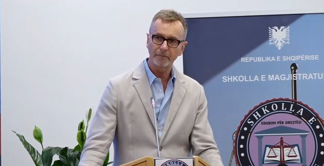 10:51 “Institucionet duan ndryshim mendësie”/ Gonzato-magjistratëve: Duhet të mishëroni kulturën e pavarësisë së drejtësisë