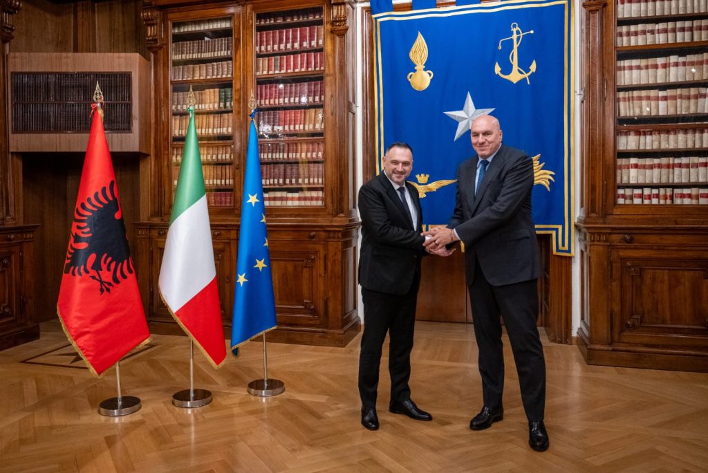 Romë, Ministri Nufi mikpritet nga homologu italian Guido Crosseto