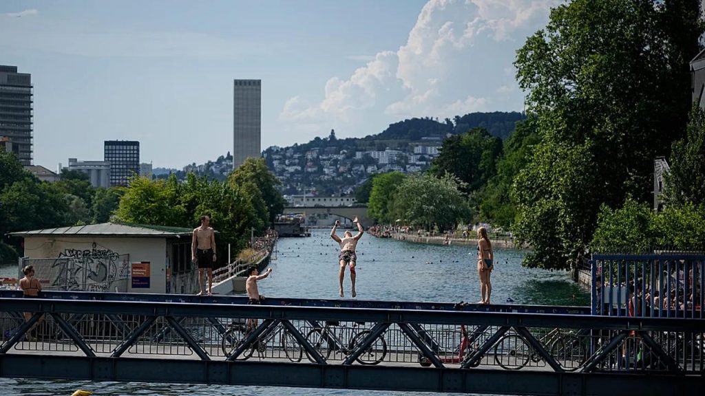 Vala e të nxehtit përfshin Europën, Franca kufizon konsumimin e alkoolit gjatë festimeve